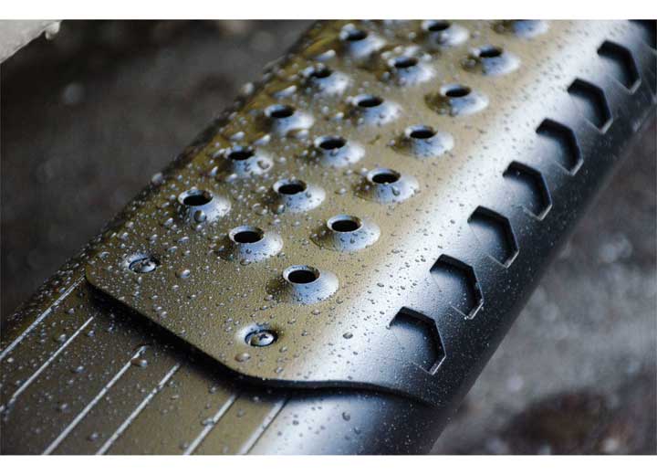 Luverne Truck Equipment (LUV) O-MEGA II 6IN OVAL STEPS BLACK TEXTURED POWDER COAT | 584088-570713